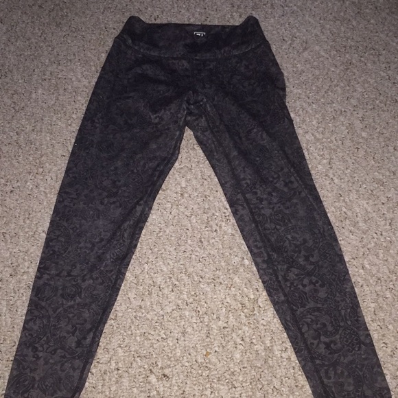 Black and gray leggings small - Picture 1 of 3